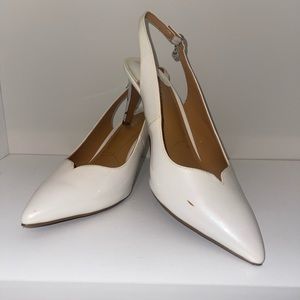 11 Wide J.Renee white Heels